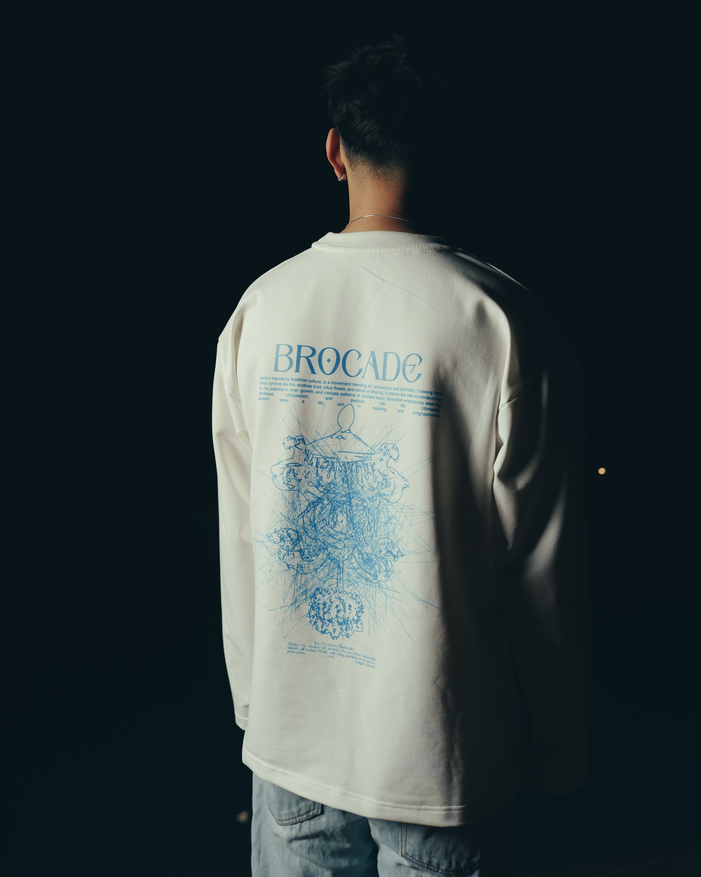 BROCADEISM WHITE SWEATSHIRT