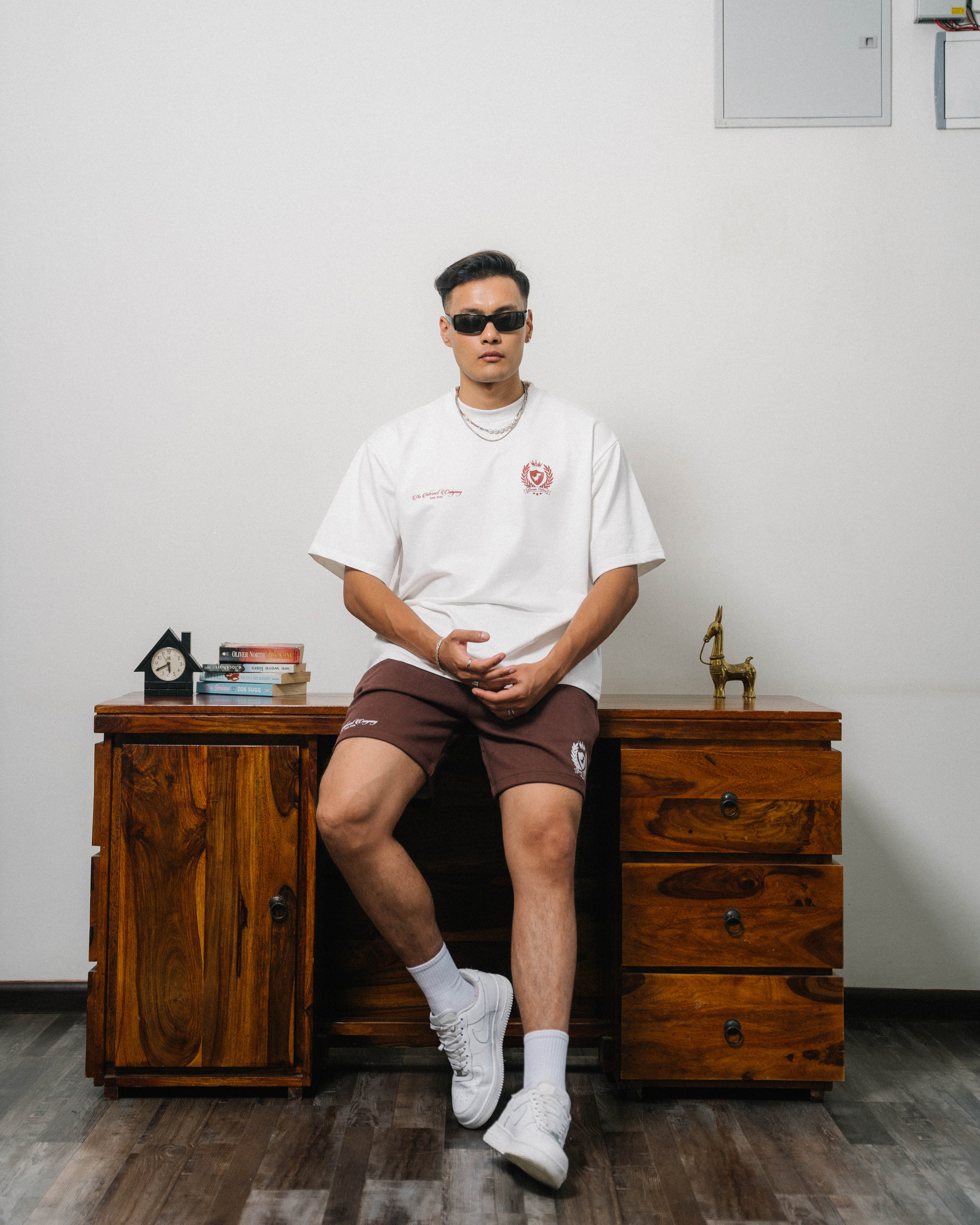 CREST SHORTS (BROWN)