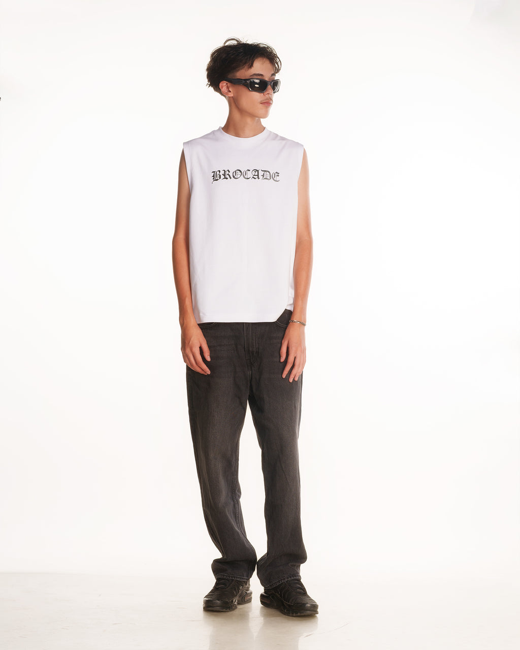 CURL UP TEE (WHITE)