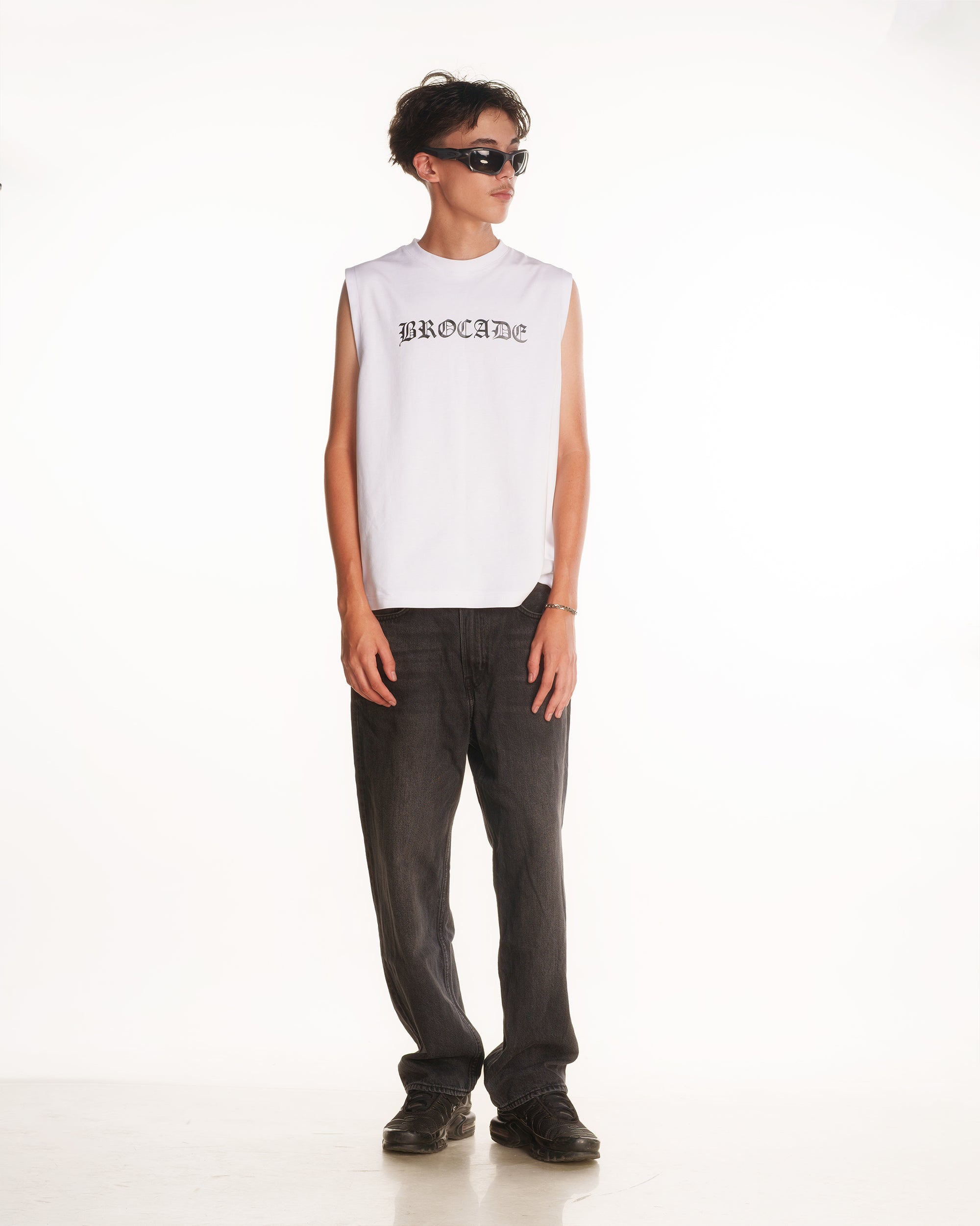 CURL UP TEE (WHITE)